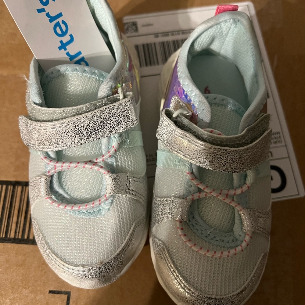 Carter’s baby walkers, size 6. NWT